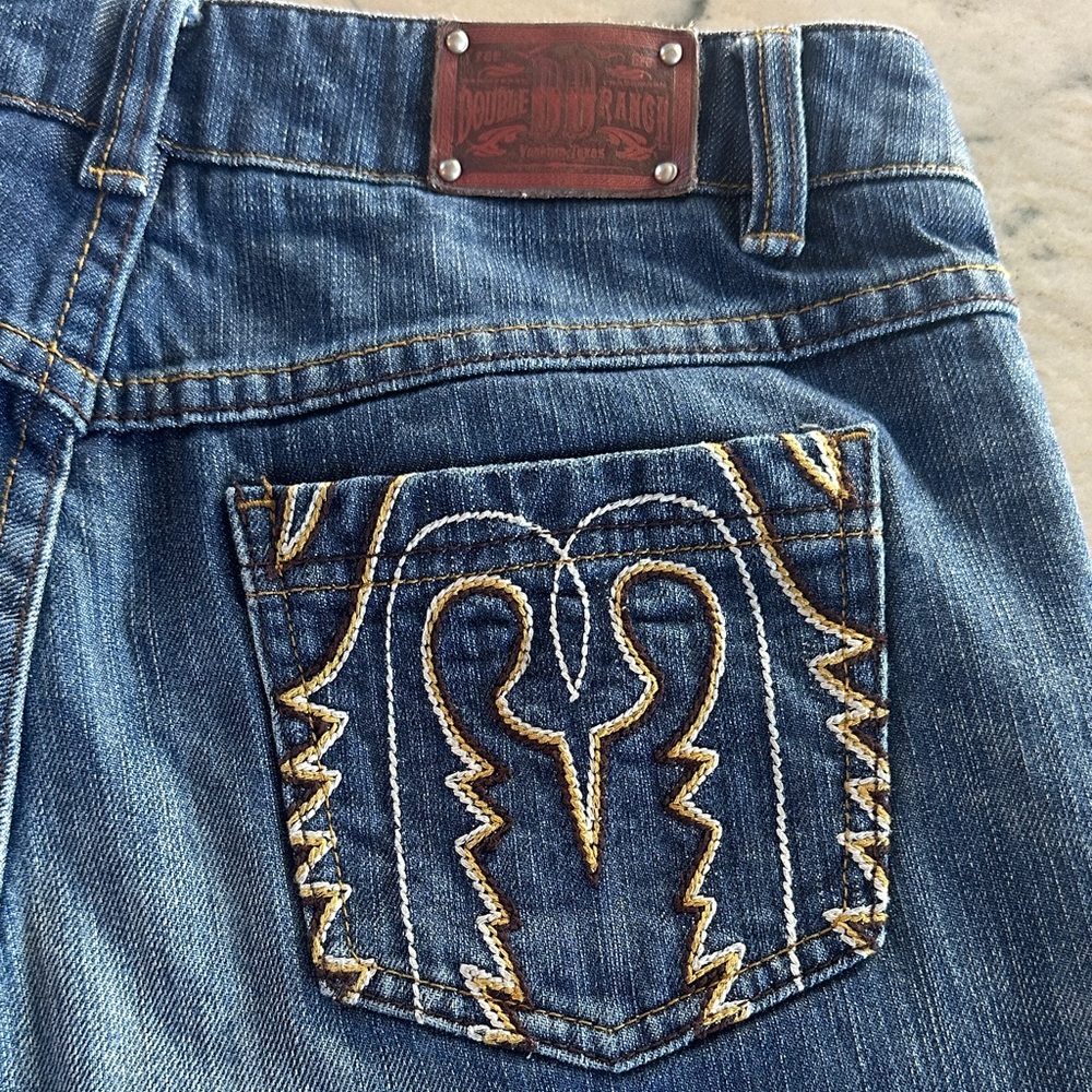Fabulous Double D Ranch Embroidered Jeans - Size 6: 28x33 - Picture 6 of 11